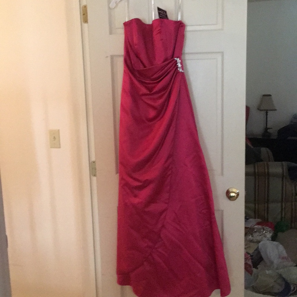 New with tags David’s bridal bridesmaid dress